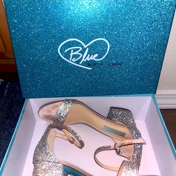 Blu by Betsy Johnson Champagne Heels 👠 - Picture 4 of 11